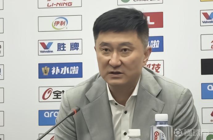 杜锋：球队现在很困难，徐杰和胡明轩身体不适依然坚持了下来